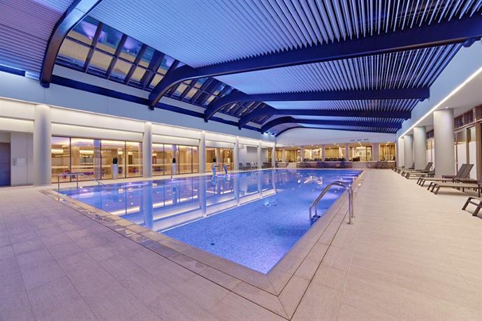 Piscina interioară Ramada Plaza din Piața Presei pentru Aqua Bebe și cursuri de înot copii